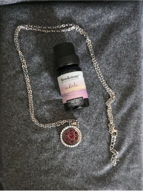Brookstone "Inhale" Aromatherapy Oil & Silver Aromatherapy Diffuser Necklace